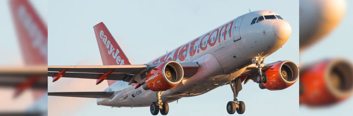 Image of an easyJet plane landing