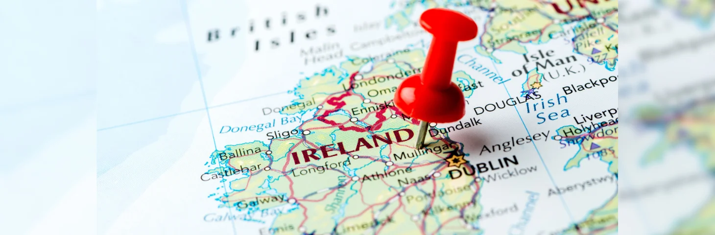 A map of Ireland with a red pin in the East.
