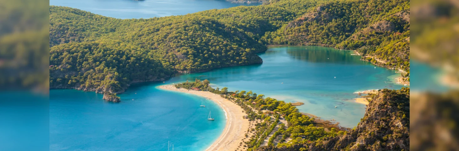 A scenic view of the Blue Lagoon (Ölüdeniz) on the Turkish Riviera. 