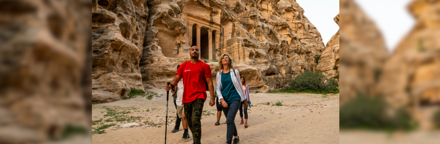 Image of a group tour in Petra, Jordan. 