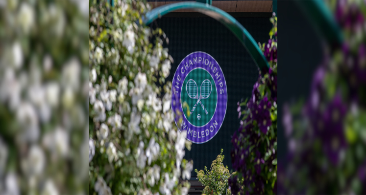 Image of the Wimbledon logo on Centre Court 