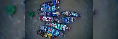 Image of a floating market in Vietnam