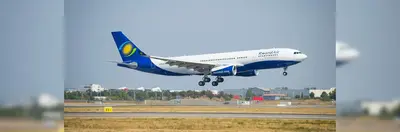 Image of a Rwandair plane taking off 