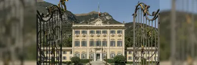 The grand driveway entry of Villa Sola Cabiati in italy
