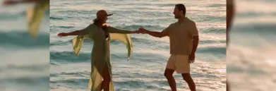 Image-of-a-couple-on-vacation
