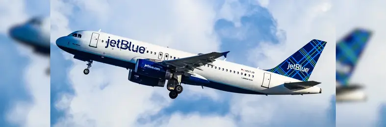 A JetBlue Airbus A320 in flight.