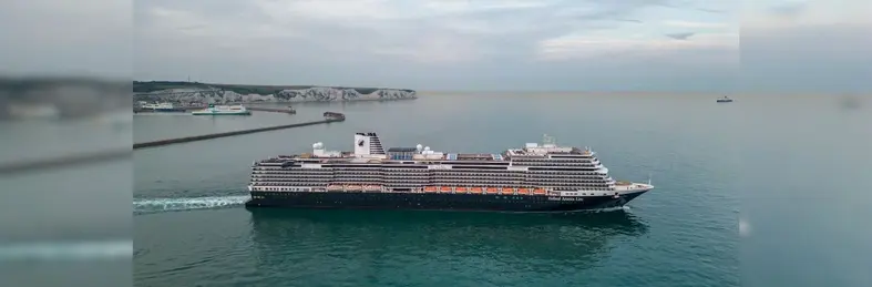 Nieuw Statendam sailing past the White Cliffs of Dover.