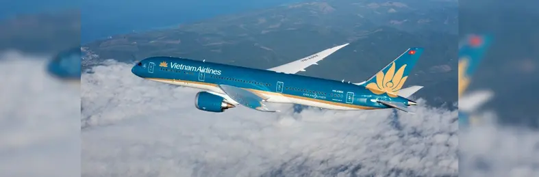 A Vietnam Airlines plane flying in the sky