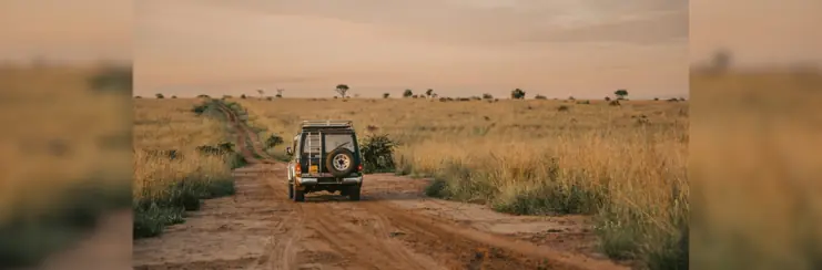 Murchison Falls transit game drive in northern Uganda