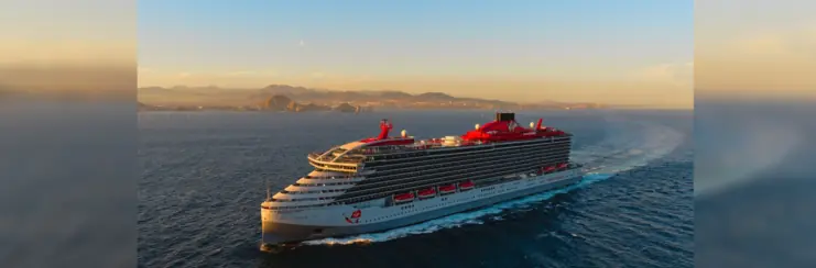 Brilliant Lady ship sailing