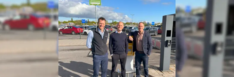 [L-R]: Hugo Loudon - CFO at Holiday Extras, Albert Weerman – Founder & CEO at Quick Parking & Simon Hagger – Deputy CEO at Holiday Extras   